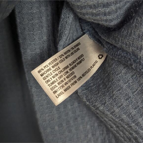 Wild Fable Blue Button Front Waffle Knit Long Sleeve Top Size M - Picture 6 of 6